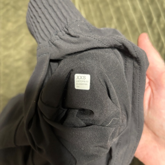 Lululemon Stretch Woven Relaxed-Fit High-Rise Short 4" - Picture 2 of 4